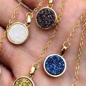 Raw Druzy Crystal Lariat Necklace Gold Brand New